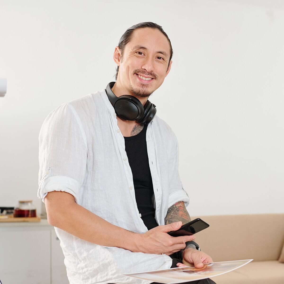 Smiling Interior Designer 2023 11 27 05 34 29 Ut 1